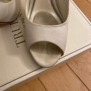 Truly Zac Posen size 7 wedding heels